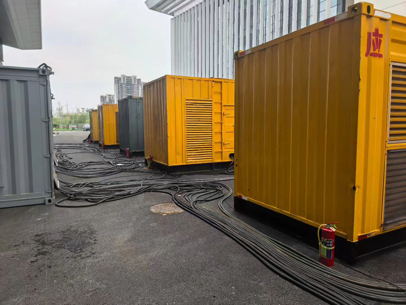 和田市不同季节柴油发电机组保养有哪些注意事项?