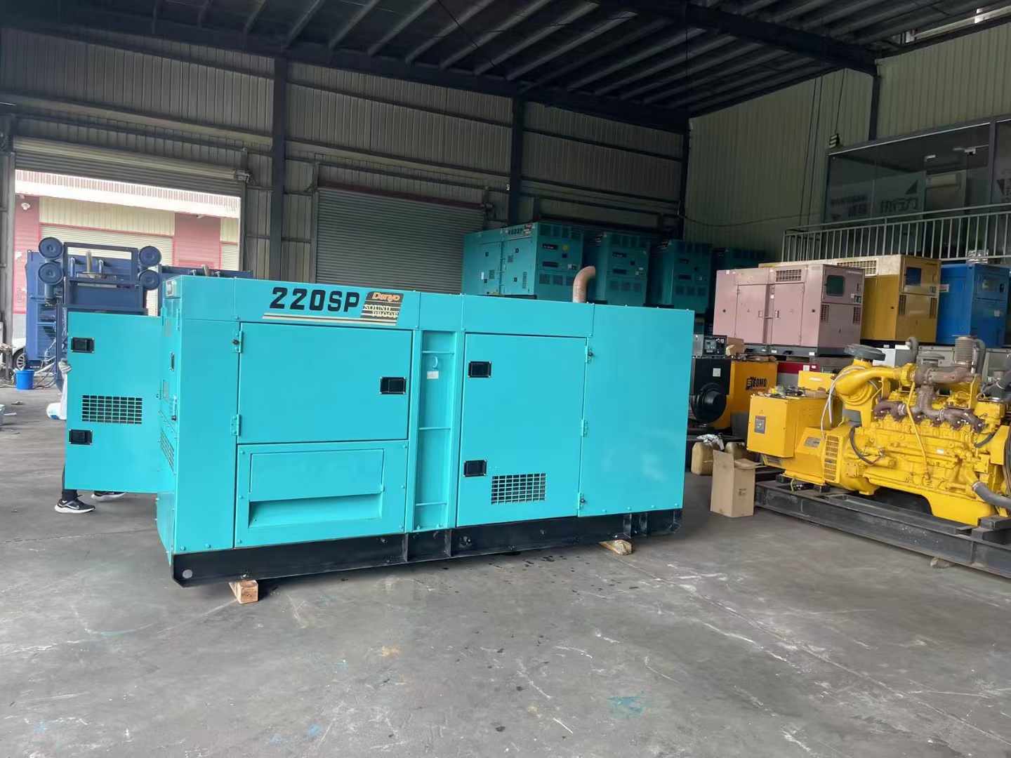 和田市800kW 柴油发电机的输出电流波动范围是多少？